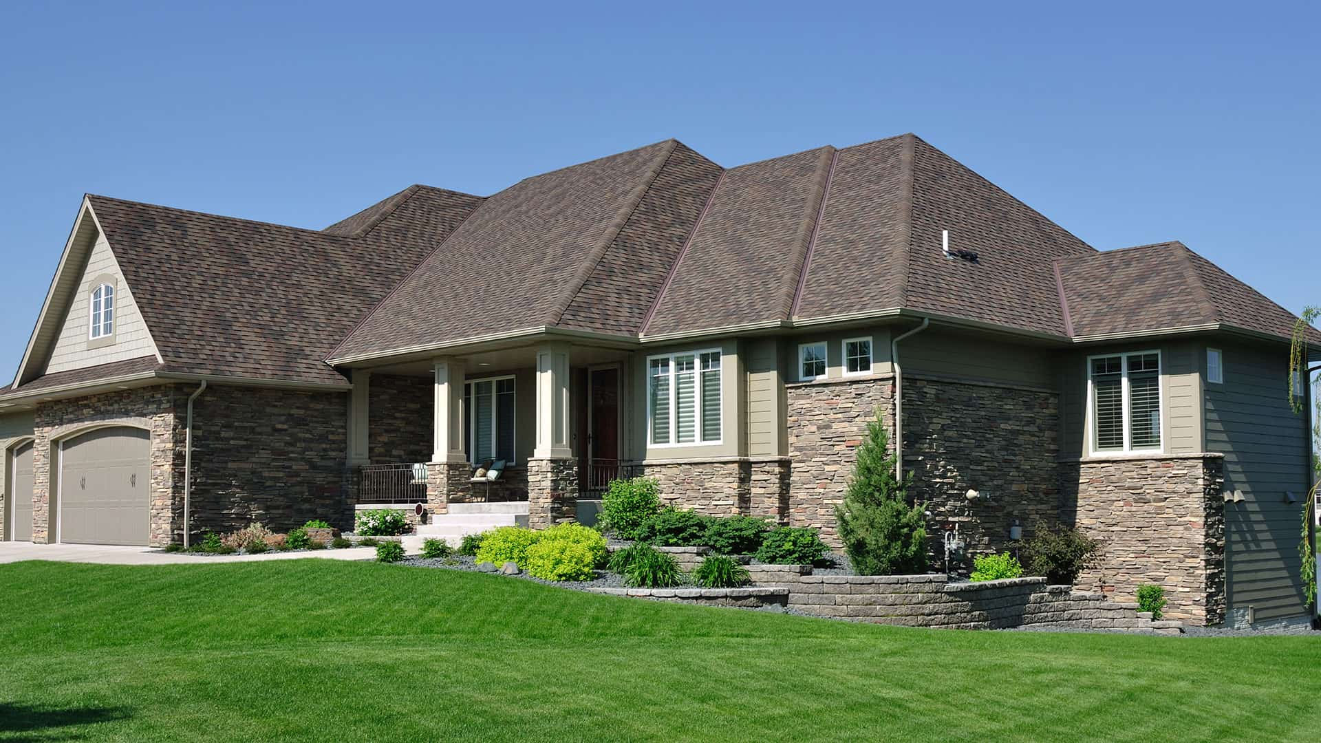 Clean Home Exterior Banner Image